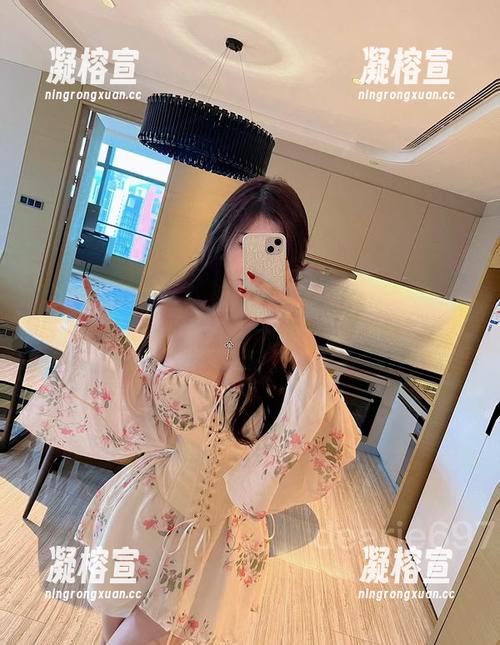 微密圈 - 在线，看“脸红Dearie”如何把皮衣穿出新高度