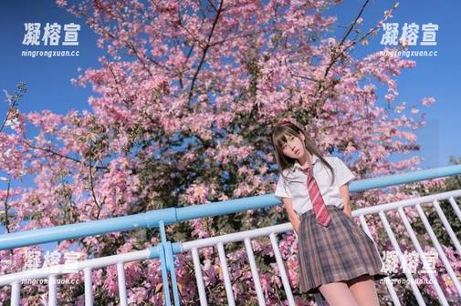 萌芽儿o0 精选原图:萌芽儿o0穿短裙,那股活泼劲儿看得我都想加入了!