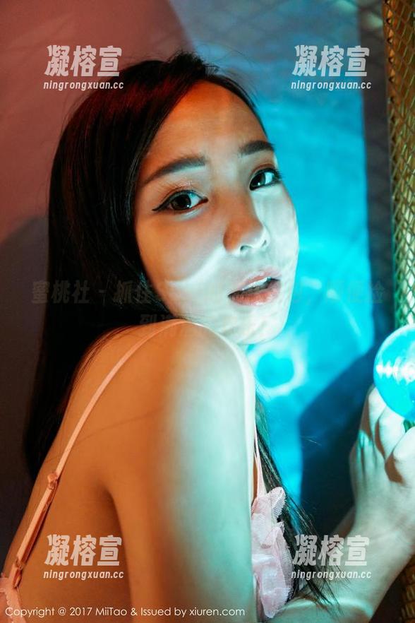 蜜桃社 - 抓住Suki的棉袜图包，顺便捡到满满的欢乐！