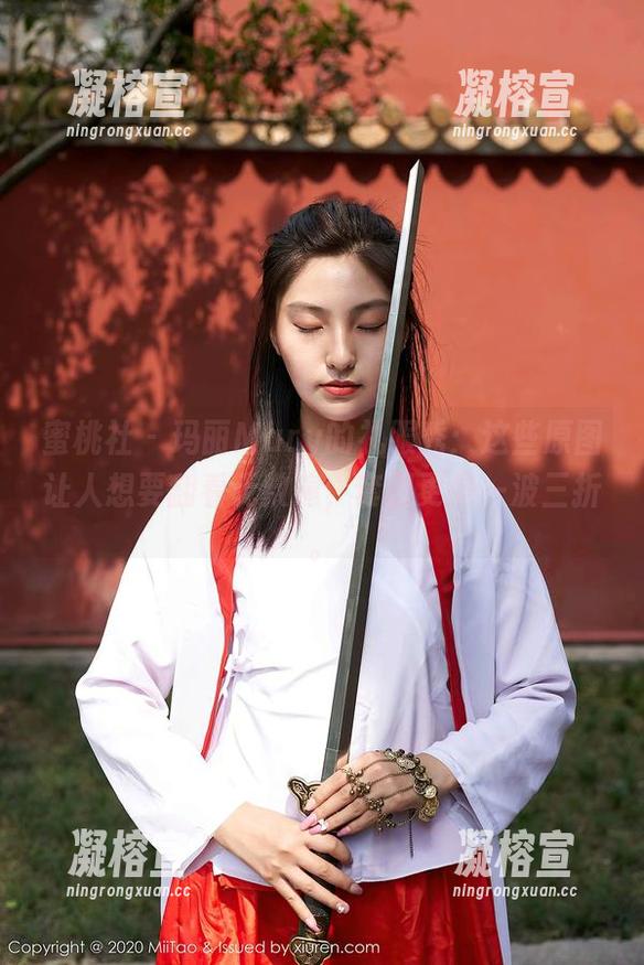 蜜桃社 - 玛丽Mary的礼服秀：这些原图让人想要翻看无数遍，套图更是一波三折。