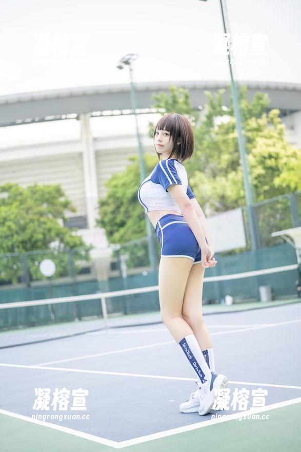最新出炉！蜜汁猫裘化身高叉女仆，画风设定妥妥的吸睛。