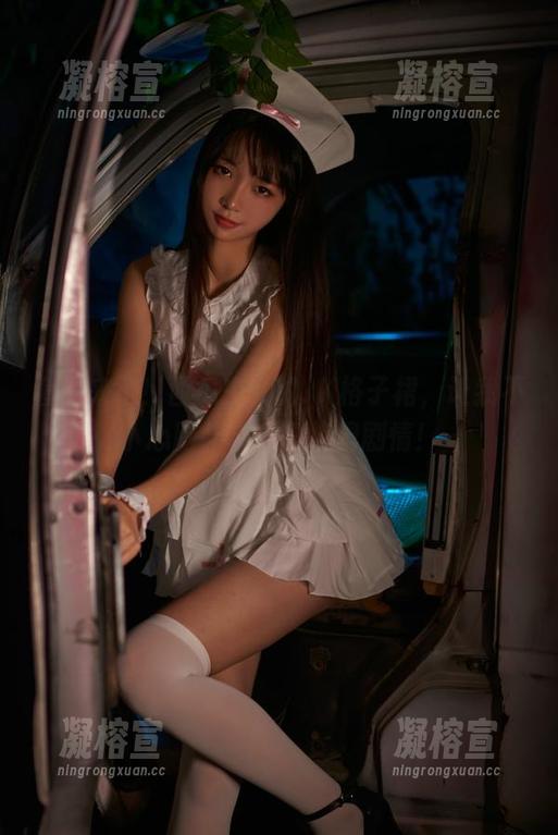 西瓜少女 套图来了!西瓜少女的JK格子裙,让我不小心脑补了一段校园剧情!