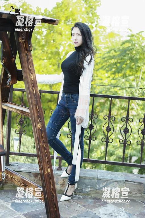 轰趴猫-Ellie艾栗栗 轰趴猫 - 白色图集:Ellie艾栗栗反转过程,看她如何从“雪球滚下”变成毛绒玩具
