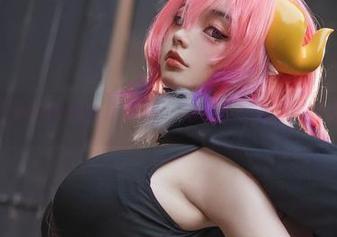阿寨寨带来的学姐高清写真,完全不想让我分心的样子!
