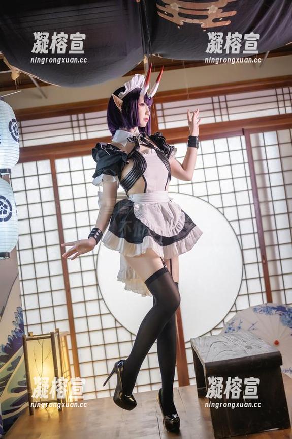 鹿杖冻住了！雪晴Astra最新兔女郎原图！不怕冷吗？