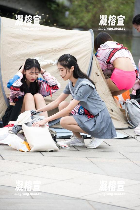 魔镜街拍-艾小青 魔镜街拍 - 阿姨,我想看最新的艾小青少女合集,眼睛似乎已经穿越过时间和空间。