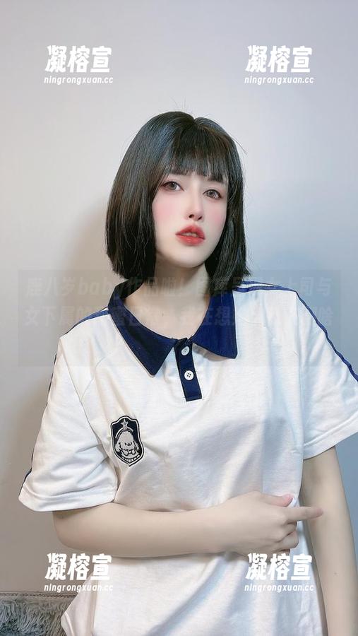 鹿八岁baby作品啦！图库呈现女上司与女下属的甜蜜日常，我在想她们都在聊啥？
